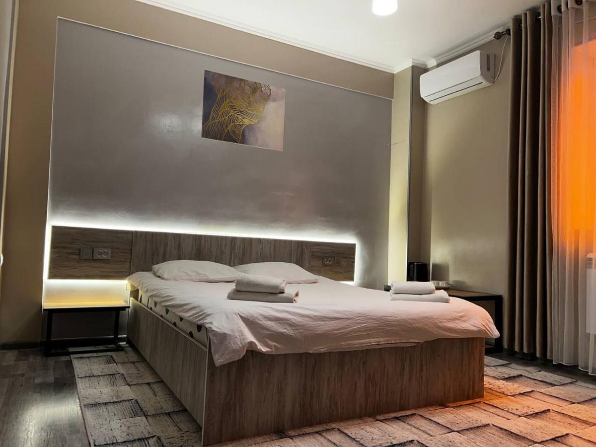 אוש Ave Hotel מראה חיצוני תמונה